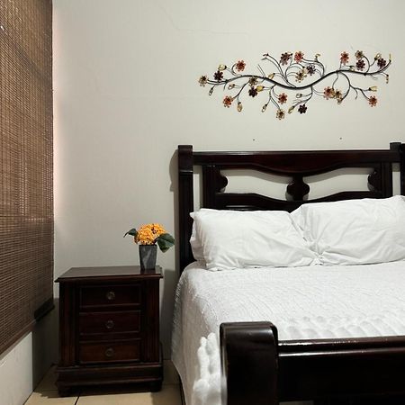 דירות קצאלטננגו Amplio Apartamento, En Colonia Cerezos, Tercer Nivel מראה חיצוני תמונה