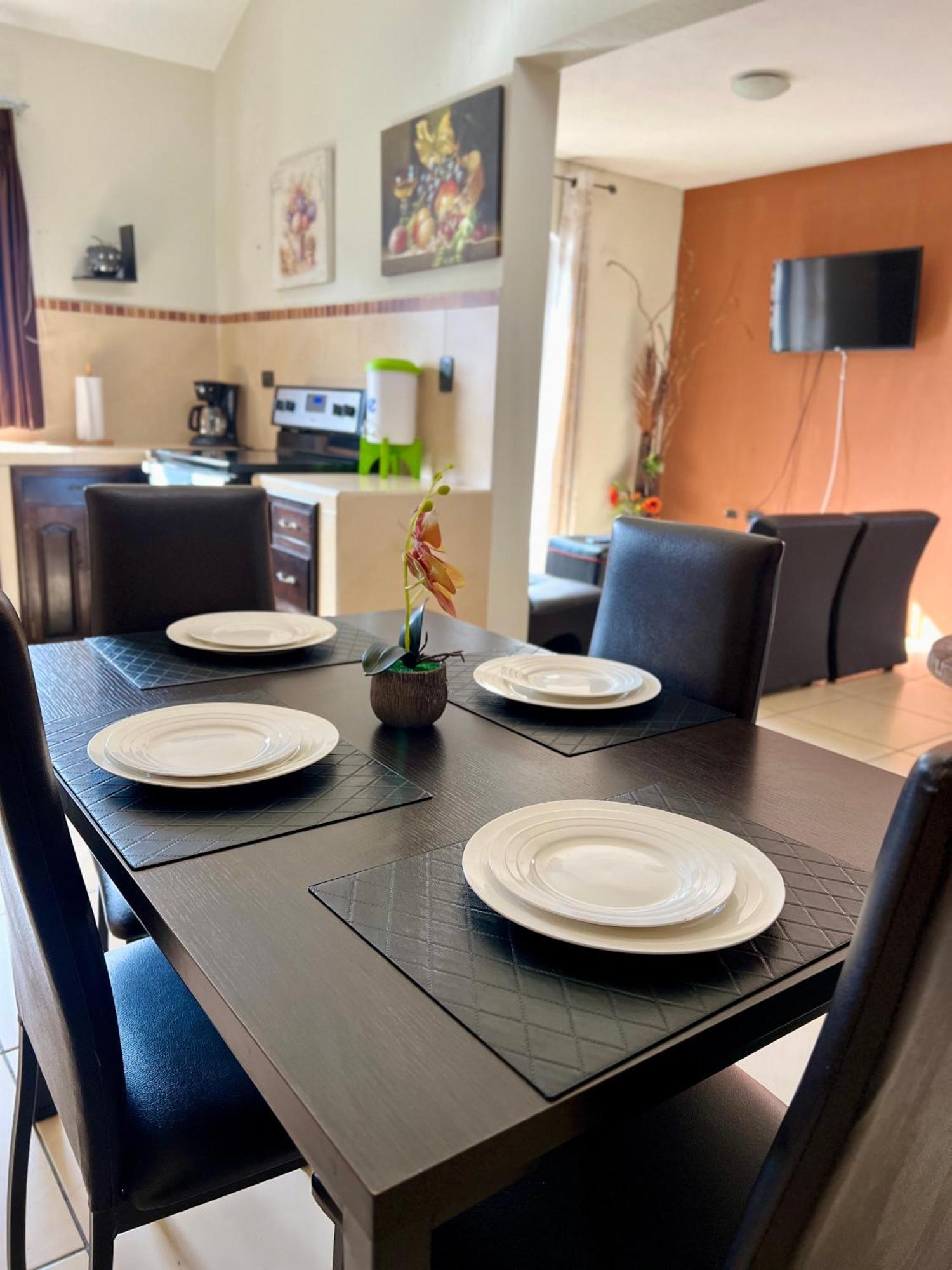 דירות קצאלטננגו Amplio Apartamento, En Colonia Cerezos, Tercer Nivel מראה חיצוני תמונה